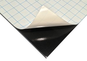 CARTON PLUMA ADHESIVO NEGRO 5 mm 70x100