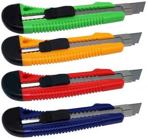 CUTTER BAT 18 mm. con GUIA METALICA