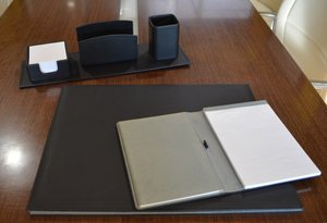 CONJUNTO ESCRITORIO POLIPIEL